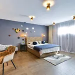 Villa Crowonder Adriana - With Heated Swimming Pool, Jacuzzi And Sauna *