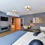 Crowonder Adriana - With Heated Swimming Pool, Jacuzzi And Sauna Zára