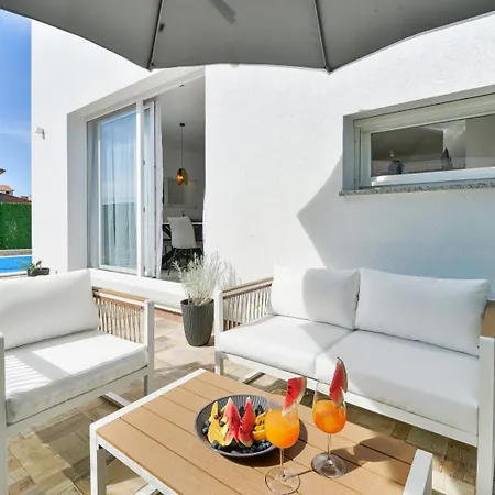 Crowonder Adriana - With Heated Swimming Pool, Jacuzzi And Sauna Villa