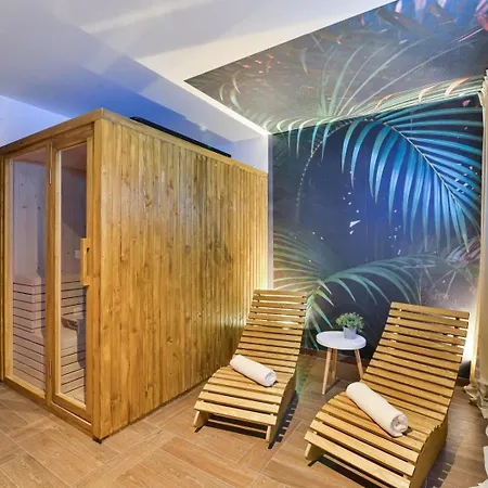 Villa Crowonder Adriana - With Heated Swimming Pool, Jacuzzi And Sauna *