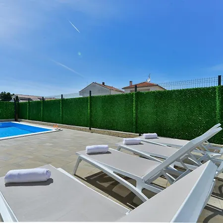 Crowonder Adriana - With Heated Swimming Pool, Jacuzzi And Sauna