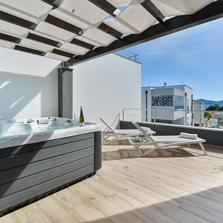 Crowonder Adriana - With Heated Swimming Pool, Jacuzzi And Sauna Villa Zadar