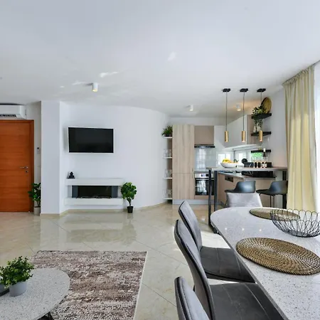 Crowonder Adriana - With Heated Swimming Pool, Jacuzzi And Sauna