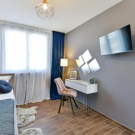 Crowonder Adriana - With Heated Swimming Pool, Jacuzzi And Sauna Villa *