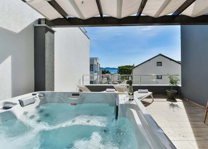 Crowonder Adriana - With Heated Swimming Pool, Jacuzzi And Sauna *