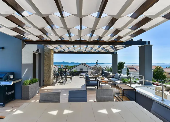 Villa Crowonder Adriana - With Heated Swimming Pool, Jacuzzi And Sauna