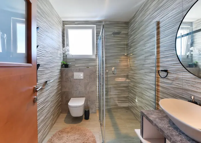 Crowonder Adriana - With Heated Swimming Pool, Jacuzzi And Sauna * Zara