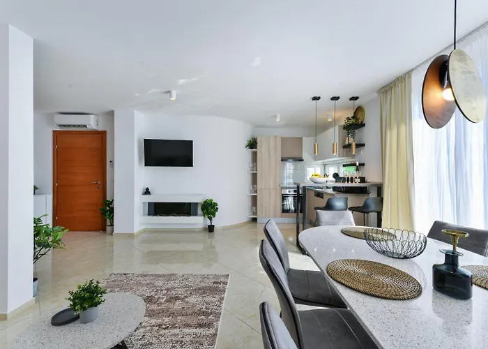 Crowonder Adriana - With Heated Swimming Pool, Jacuzzi And Sauna