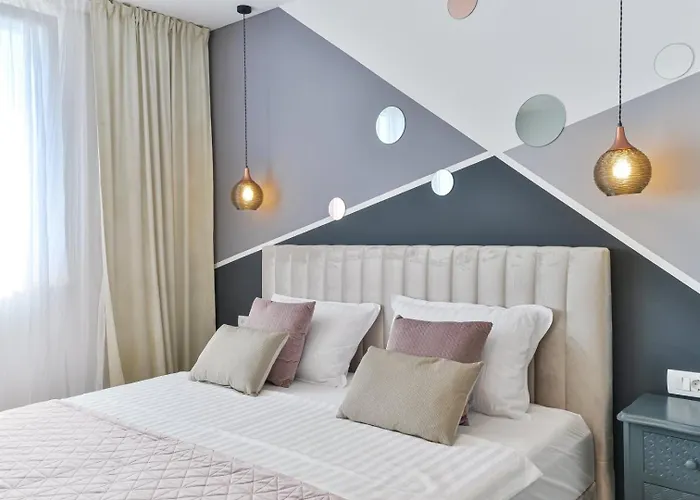 Crowonder Adriana - With Heated Swimming Pool, Jacuzzi And Sauna Zara