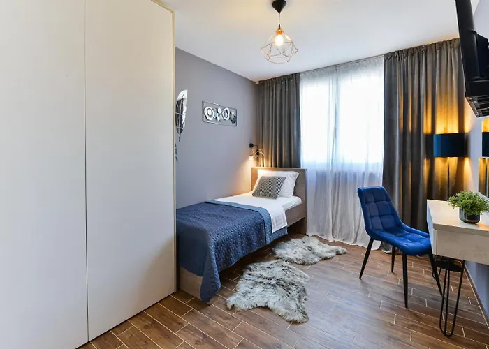 Crowonder Adriana - With Heated Swimming Pool, Jacuzzi And Sauna Zara