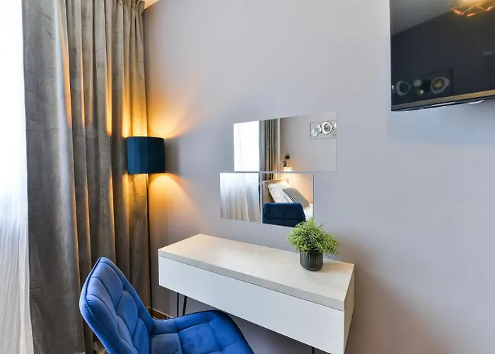 Crowonder Adriana - With Heated Swimming Pool, Jacuzzi And Sauna