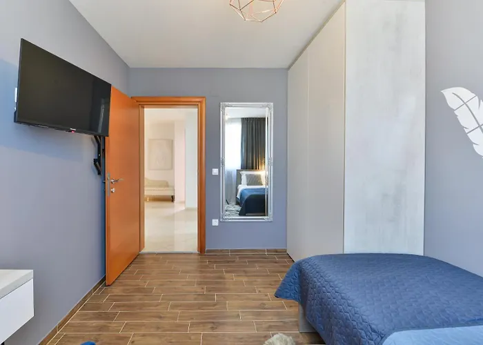 Crowonder Adriana - With Heated Swimming Pool, Jacuzzi And Sauna *