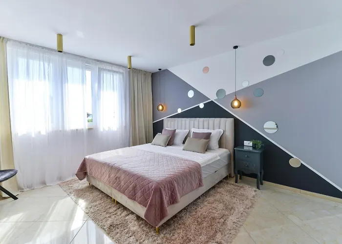 Crowonder Adriana - With Heated Swimming Pool, Jacuzzi And Sauna Zara